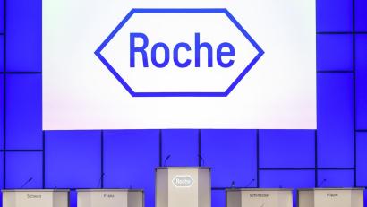 Bild: Georgios Kefalas/Keystone/dpa
Der Pharmakonzern Roche ist verärgert über die Politik