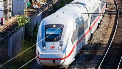 Bild: Philipp von Ditfurth/dpa
Der ICE hielt nicht in Fulda, obwohl er das laut Fahrplan hätte tun müssen. (Symbolbild)