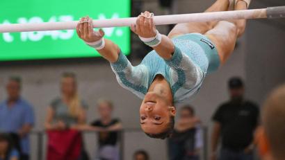 Bild: Marijan Murat/dpa
Steht im WM-Finale am Stufenbarren: Helen Kevric. (Archivbild)