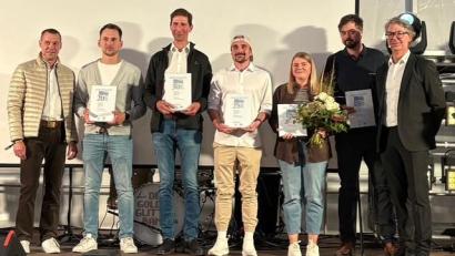 Bild: Andritzky 
Bürgermeister Andreas Malzer (von links) mit den Geehrten Thomas Haberkorn, Klaus Sommer, Christian Neumann, Julia Weiß und Tobias Wegmann sowie Geschäftsführer Peter Andritzky, der selbst Jubiläum feierte.