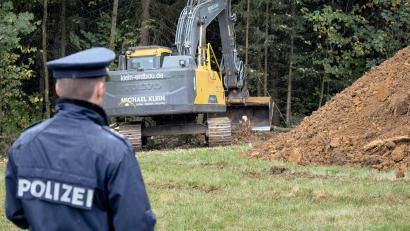 Bild: Tizian Gerbing/dpa
In den vergangenen Tagen hatte die Polizei auf der Suche nach Hinweisen an mehreren Orten gegraben. (Archivbild)