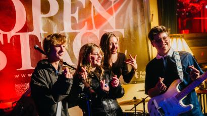 Bild: Thiemo Donhauser
„L.E.A.P.“ coverte bei der Open Stage in Amberg unter anderem den Song „One Way or Another“ von Blondie.