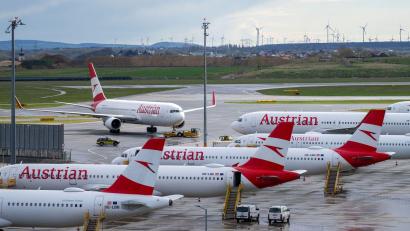Bild: Georg Hochmuth/APA/dpa
Die Maschine der Austrian Airlines war eigentlich auf dem Weg nach Wien. (Archivbild)