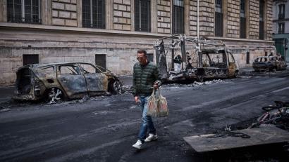 Bild: Kiran Ridley/AFP/dpa
In Paris und anderen Städten hinterließen Randalierer eine Spur der Verwüstung.