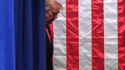 Bild: Alex Brandon/AP/dpa
Wie geht es den USA unter Präsident Trump? (Archivbild)
