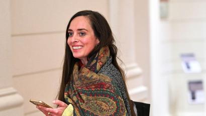 Bild: Soeren Stache/dpa
Die Linke-Politikerin Vanessa Emde wurde am 20. September neu in das Berliner Abgeordnetenhaus gewählt. (Archivbild)