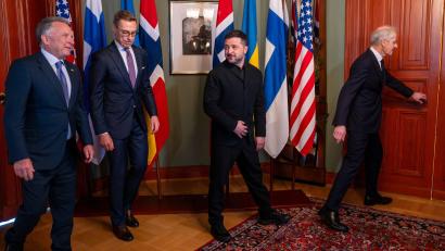 Bild: Heiko Junge/Pool NTB/AP/dpa
Trafen sich in Oslo (von links): US-Unterhändler Steve Witkoff, Finnlands Präsident Alexander Stubb, der ukrainische Präsident Wolodymyr Selensky und Norwegens Regierungschef Jonas Gahr Støre.