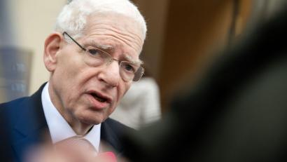 Bild: Pia Bayer/dpa
Josef Schuster strebt eine weitere Amtszeit als Zentralratspräsident an. (Archivbild)