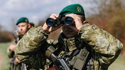 Bild: -/Ukrinform/dpa
Täglich werden wehrpflichtige Männer an der Flucht aus dem Kriegsland Ukraine gehindert. (Illustration)