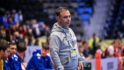 Bild: Luigi Canu/LiveMedia-IPA/ZUMA Press Wire/dpa
Nach der Handball-EM war Hanning mit den Kräften am Ende. (Archivbild)