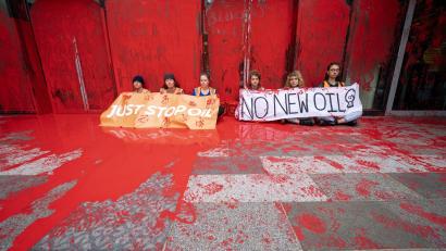 Bild: Jane Barlow/PA Wire/dpa
Das Projekt sorgte bereits für viele Proteste von Klimaaktivisten. (Archivbild)