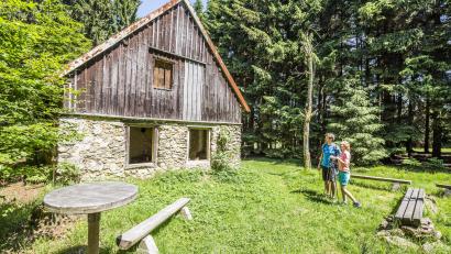 Bild: Oberpfälzer Wald, Thomas Kujat
Nur ein Haus ist im verlassenen Dorf Bügellohe noch komplett erhalten.