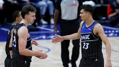 Bild: Duane Burleson/AP/dpa
Tristan Da Silva (rechts) bleibt Teamkollege von Franz Wagner bei den Orlando Magic.