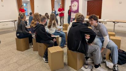 Bild: ILE Region VierStädtedreieck
18 Jugendliche aus Trabitz nahmen am NEW-Real-Talk teil und äußerten ihre Wünsche zur weiteren Gestaltung der Gemeinde.
