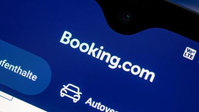 Bild: Fabian Sommer/dpa
Das Reiseportal Booking.com hat seinen Hauptsitz im niederländischen Amsterdam. (Symbolbild)