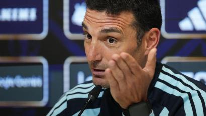 Bild: Gustavo Garello/AP/dpa
Lionel Scaloni soll sich mit dem Verband über einen neuen Vertrag praktisch einig sein. (Archivbild)