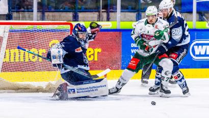 Archivbild: Tobias Neubert
Am kommenden Wochenende wird es für den viel geforderten Devils-Goalie Patrik Mühlberger erstmals in dieser Saison eine Pause geben. In der Defensive der Weidener bleibt die Situation weiter angespannt.