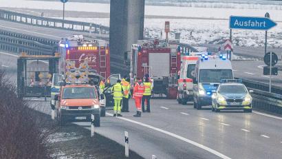 Bild: Armin Weigel/dpa
Der Fund hatte Ende Januar eine stundenlange Sperrung auf der A3 ausgelöst - und musste kontrolliert gesprengt werden. (Archivbild)