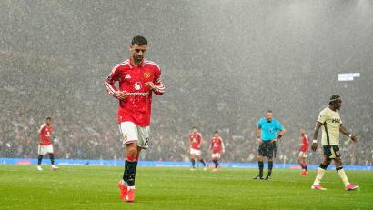 Bild: Dave Thompson/AP/dpa
Bruno Fernandes kritisierte die Taktik von Trainer Michael Carrick. (Archivbild)