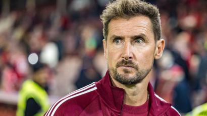 Bild: Frank Hammerschmidt/dpa
Miroslav Klose tüftelt über der Nürnberger Aufstellung. (Archivbild)