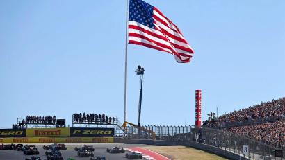 Bild: Patrick Falllon/AFP Pool via AP/dpa
Drei Grand Prix, zwei Rennställe - aber wo bleibt ein US-Stammfahrer? (Archivbild)