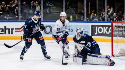 Bild: Jan-Malte Diekmann
Alex-Olivier Voyer und die Blue Devils Weiden haben das Auswärtsspiel bei den Kassel Huskies am Freitagabend mit einer starken Leistung völlig verdient mit 5:1 gewonnen.