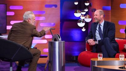 Bild: Matt Crossick/Press Association/PA Wire/dpa
Prinz William (rechts) erzählt Gastgeber Graham Norton (links) von seinen alternativen Berufswünschen. (Handout)