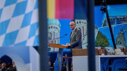 Bild: Peter Kneffel/dpa
CDU-Chef Merz ist davon überzeugt, dass die Stromsteuer für alle Verbraucher gesenkt werden kann.