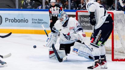 Bild: Jan-Malte Diekmann
Try-Out-Goalie Kristian Hufsky hatte am Freitagabend beim 5:1-Auswärtssieg gegen die Kassel Huskies alles im Blick. Ist der 27-Jährige die langfristige Lösung für die Weidener Torhütersituation?