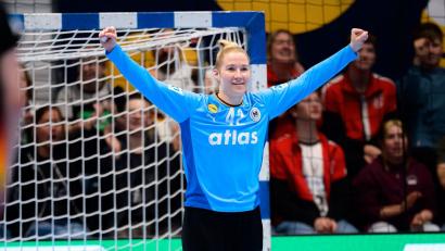 Bild: Marco Wolf/dpa
DHB-Torfrau Katharina Filter glänzt beim Sieg gegen Dänemark.