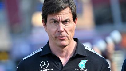 Bild: Philippe Magoni/AP/dpa
Toto Wolffs Sohn, neun Jahre alt, hatte einen heftigen Kartunfall. Es sei aber alles gut. (Archivbild)