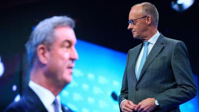 Bild: Sven Hoppe/dpa
Diese beiden werden beim Parteitag von einer anderen Politikerin in den Schatten gesetellt.