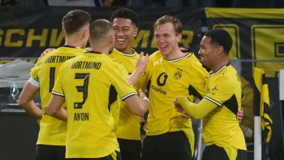 Bild: Bernd Thissen/dpa
Maximilian Beier (2.v.r.) schoss das Siegtor für den BVB.