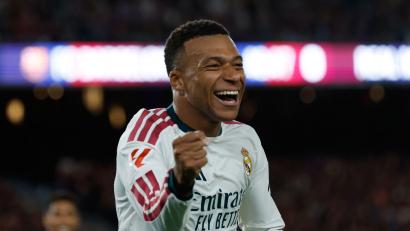 Bild: Joan Monfort/AP/dpa
Kylian Mbappé entschied den Clásico beim FC Barcelona.
