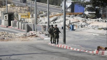 Bild: Mahmoud Illean/AP/dpa
Israels Armee führt im besetzten Westjordanland nach eigenen Angaben Anti-Terroreinsätze durch.