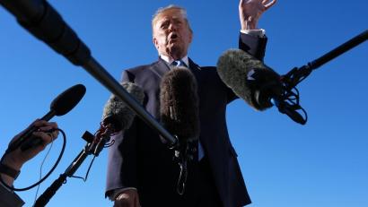 Bild: Jacquelyn Martin/AP/dpa
Trump setzt Belohnung fürs Melden von Wahlbetrug aus.