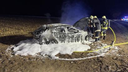 Bild: Polizeiinspektion Sulzbach-Rosenberg
Ein 53-Jähriger ist mit seinem Auto an der Kreuzung der B 299 und B 14 bei Hahnbach verunglückt.