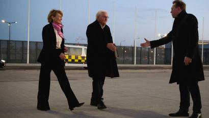 Bild: Katharina Kausche/dpa
Steinmeier brach am frühen Morgen nach China auf.
