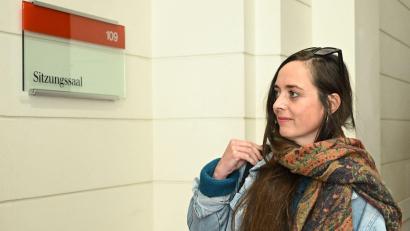 Bild: Britta Pedersen/dpa
Die Abgeordnete Vanessa Emde nahm an einem Gespräch mit dem Vorstand der Linke-Fraktion und an einer Fraktionssitzung teil.