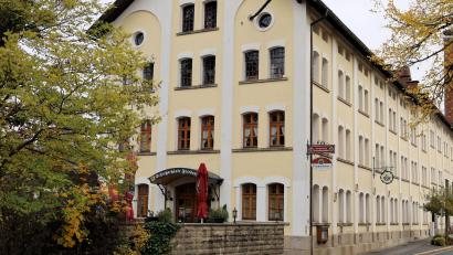 Bild: Bernhard Schultes
Die Schlossschänke Friedenfels steht vor einem Pächterwechsel. Bis es soweit ist, gibt es ab Januar geänderte Öffnungszeiten und Catering als neuen Service.