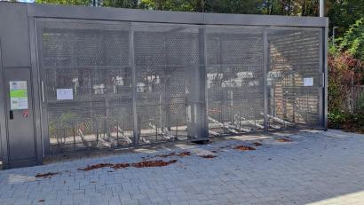 Bild: Jana Pilhofer
Die Fahrradabstellanlagen am Bahnhof Sulzbach-Rosenberg wurden in Betrieb genommen.