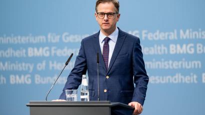 Bild: Fabian Sommer/dpa
Gesundheitsminister Linemann schließt Leistungskürzungen in der Pflegeversicherung nicht aus.