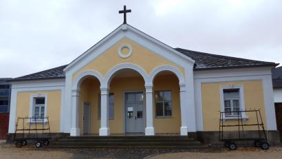 Bild: Josef Piehler
Die neue Aussegnungshalle im Amberger Dreifaltigkeitsfriedhof.