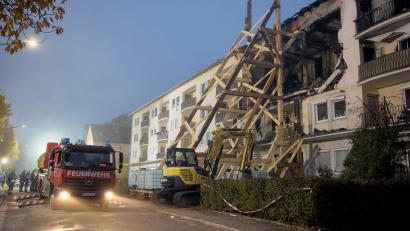 Bild: Tizian Gerbing/dpa
Mit einem Holzgerüst wurde das Gebäude stabilisiert.