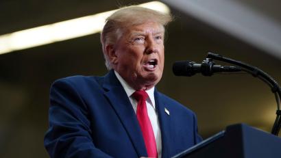 Bild: Julia Demaree Nikhinson/AP/dpa
US-Präsident Donald Trump befindet sich gerade im Wahlkampf-Endspurt vor den Midterms. (Archivbild)