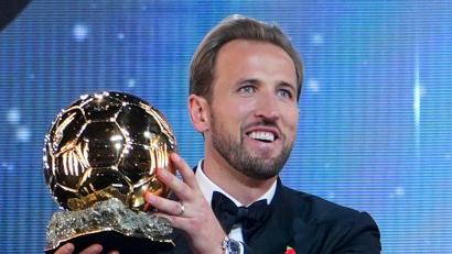 Bild: Kin Cheung/AP/dpa
Im Fokus: Harry Kane wird den Ballon d'Or mit ins Stadion bringen.