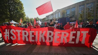 Bild: Marijan Murat
Ab November beginnen die Warrnstreiks in der Metall- und Elektroindustrie auch in der Oberpfalz.