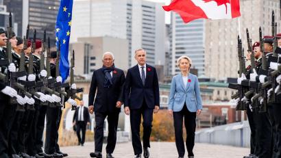 Bild: Christopher Katsarov/The Canadian Press/AP/dpa
Kanada und die EU rücken enger zusammen - auch wegen Trump.