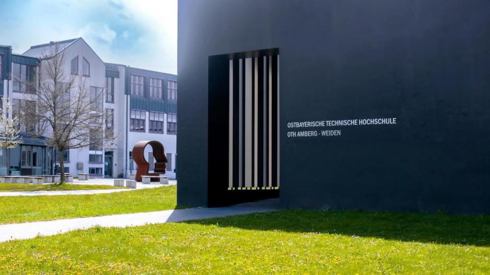 Campus-Feeling schnuppern? Das geht auch mit OTH Professional... Bild: exb