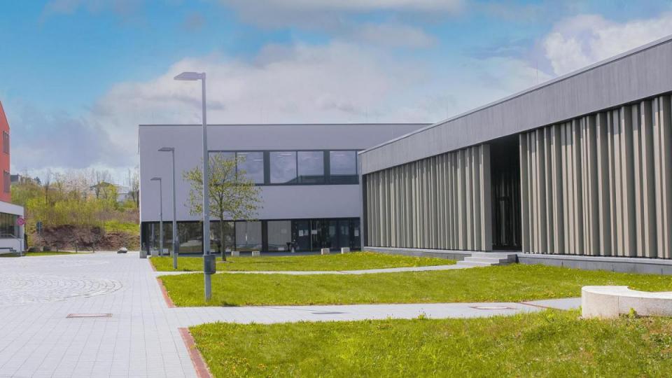 Campus-Feeling schnuppern? Das geht auch mit OTH Professional... Bild: exb